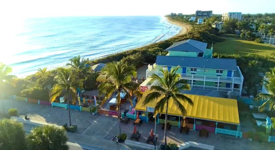 Island Beach Bar and Restaurant