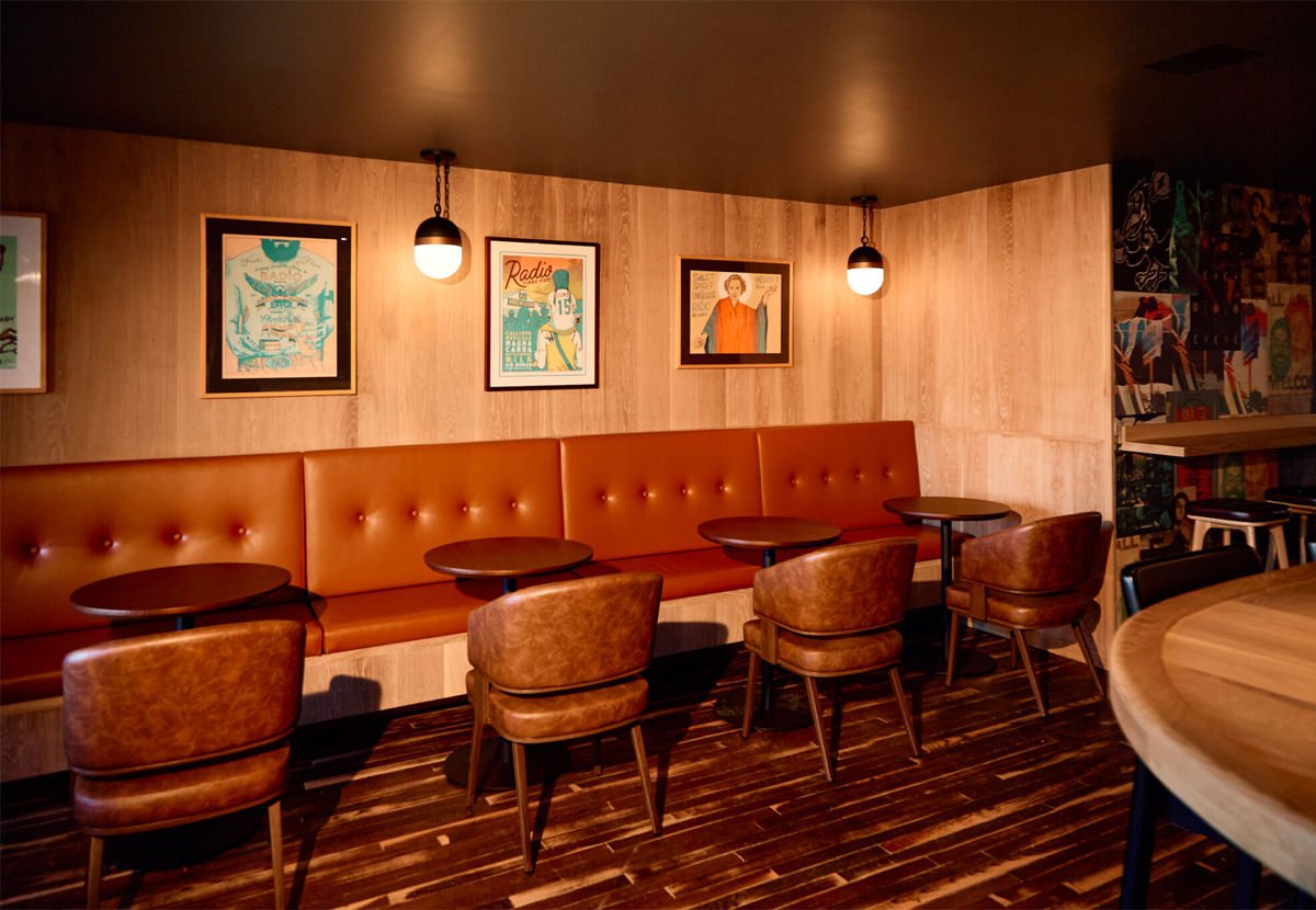 Radio Coffee & Beer (Rosewood)